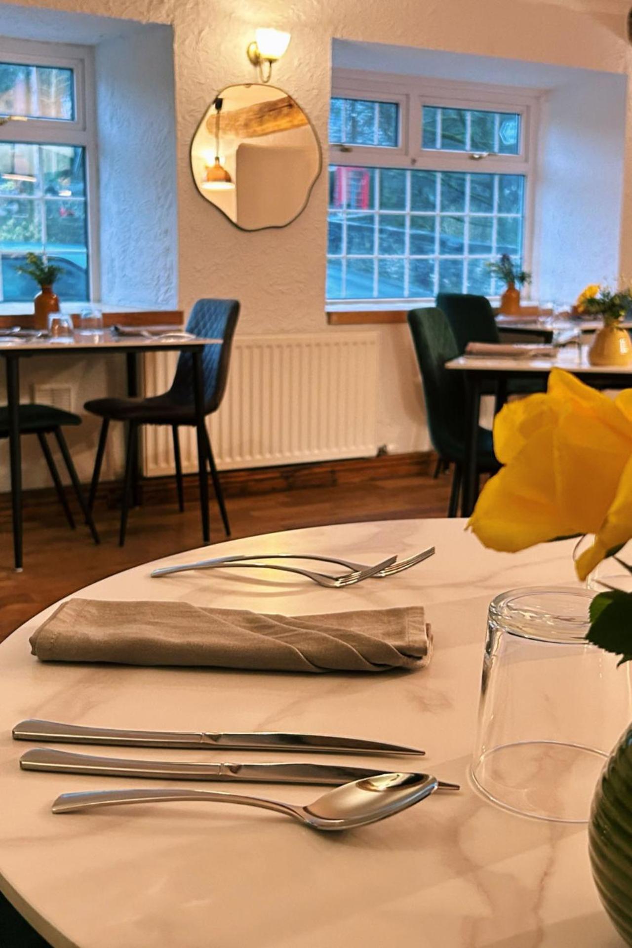 Penybont Restaurant + Inn Carmarthen Kültér fotó