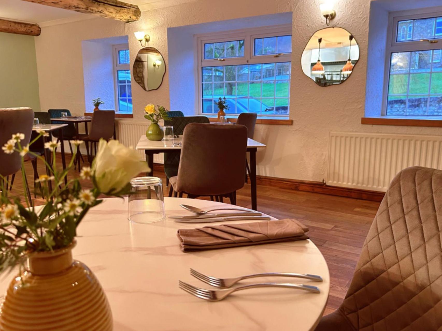 Penybont Restaurant + Inn Carmarthen Kültér fotó