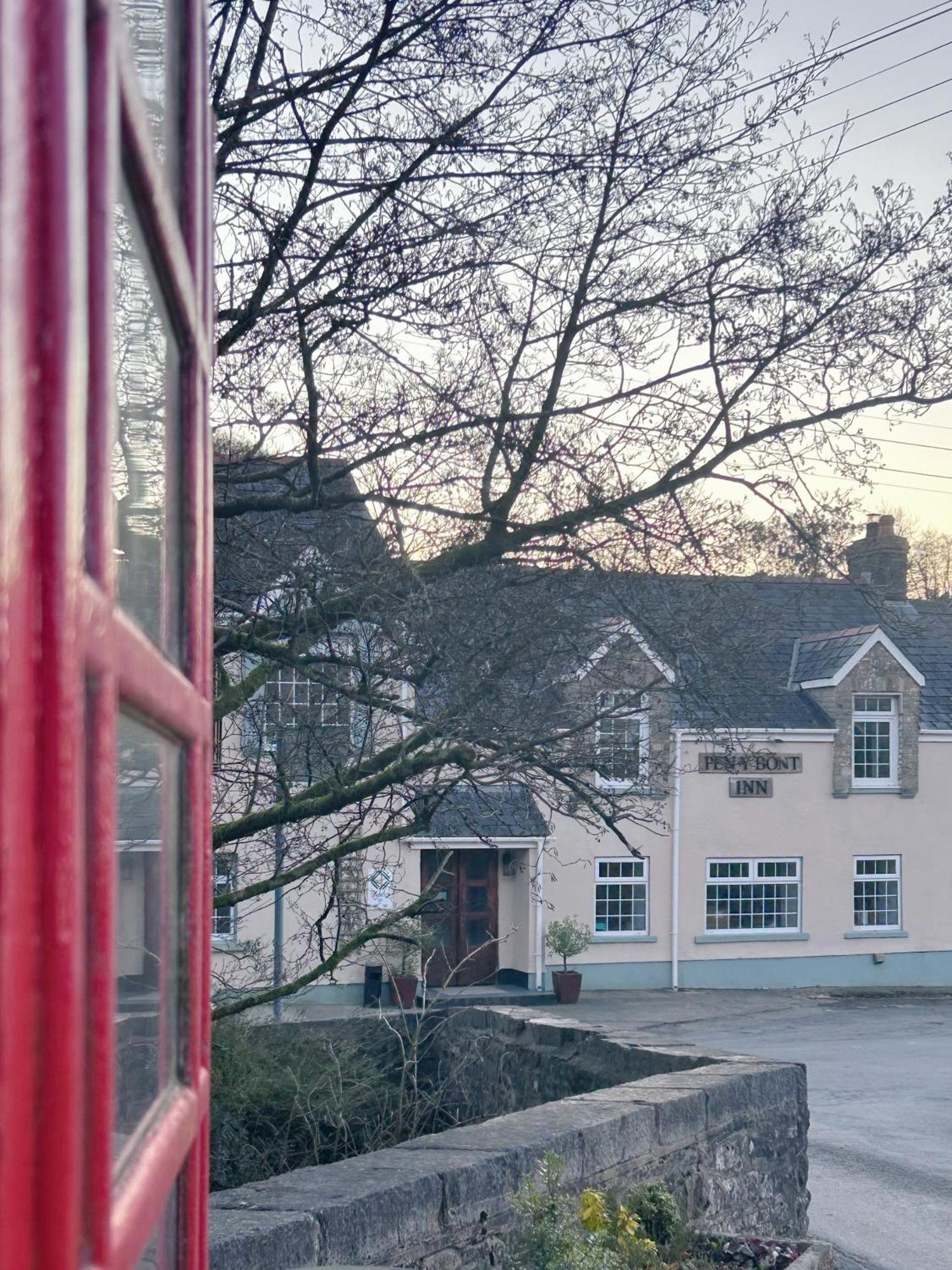Penybont Restaurant + Inn Carmarthen Kültér fotó